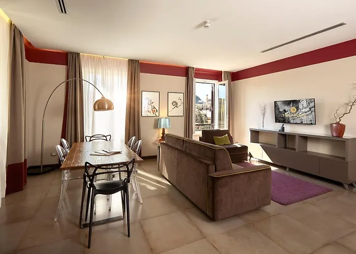 Trianon Borgo Pio Aparthotel